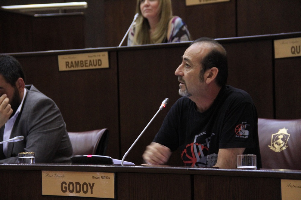 Raúl Godoy: "Hace falta una gran lucha provincial contra los despidos en YPF"