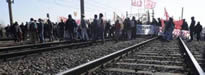 AVELLANEDA: FERROVIARIOS TERCERIZADOS CORTAN LAS VIAS