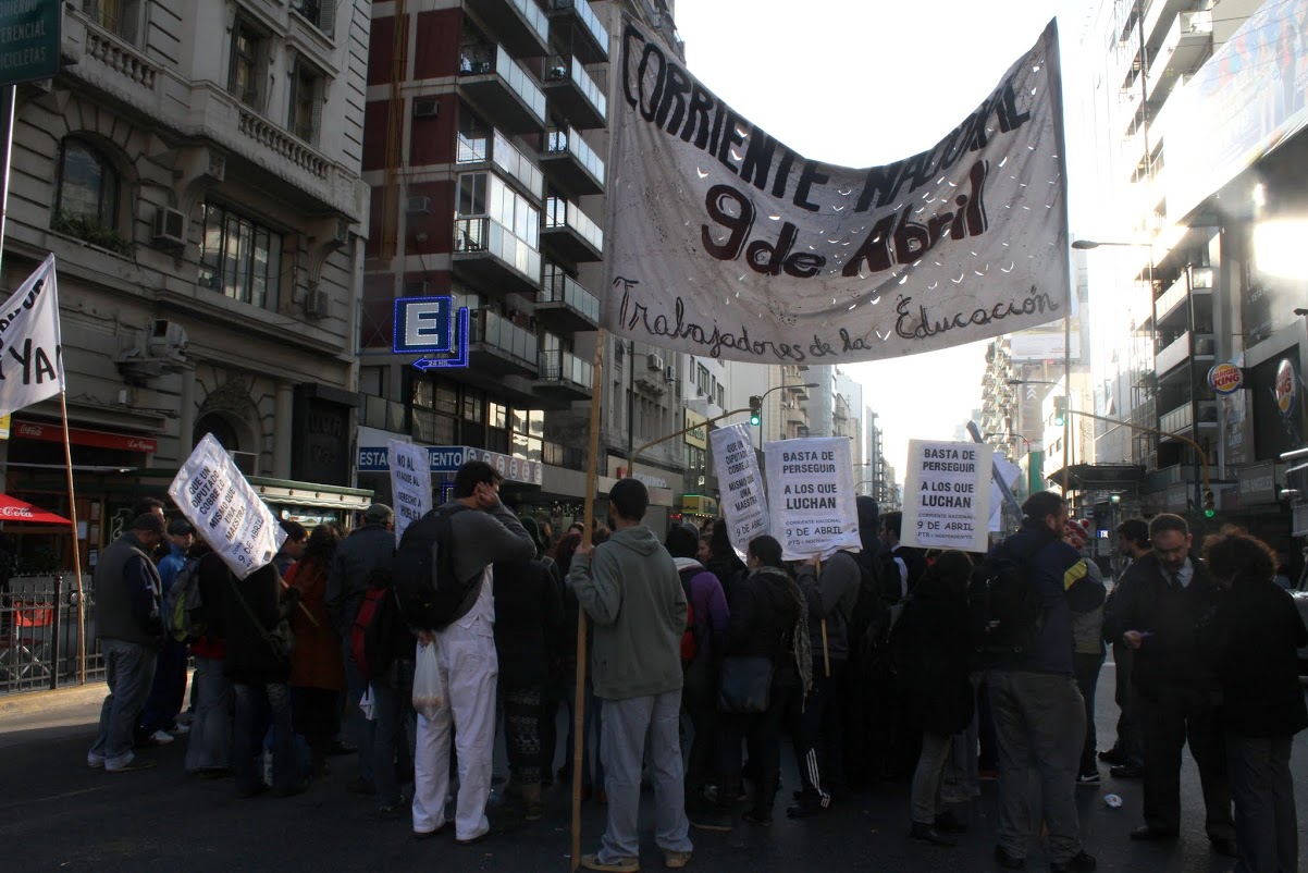 Corte en el centro porteño en solidaridad con docentes de Neuquén