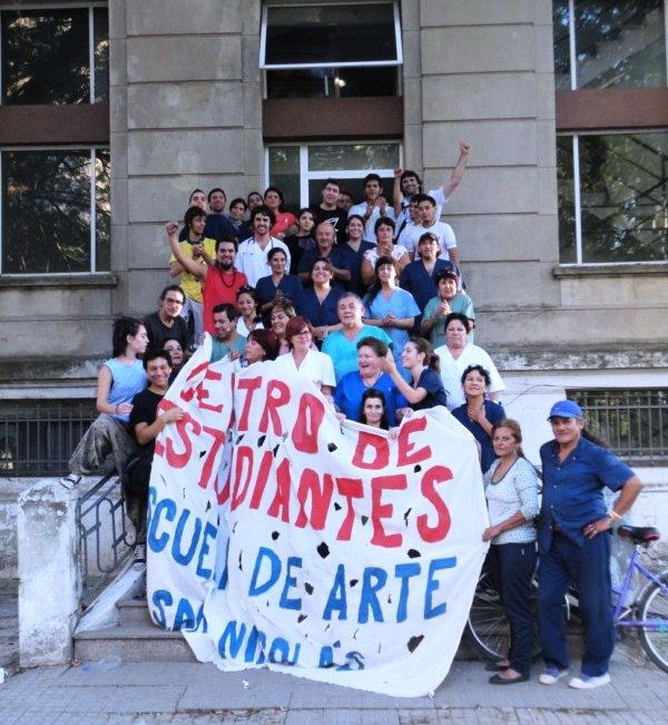 San Nicolás: obreros y estudiantes organizan la solidaridad