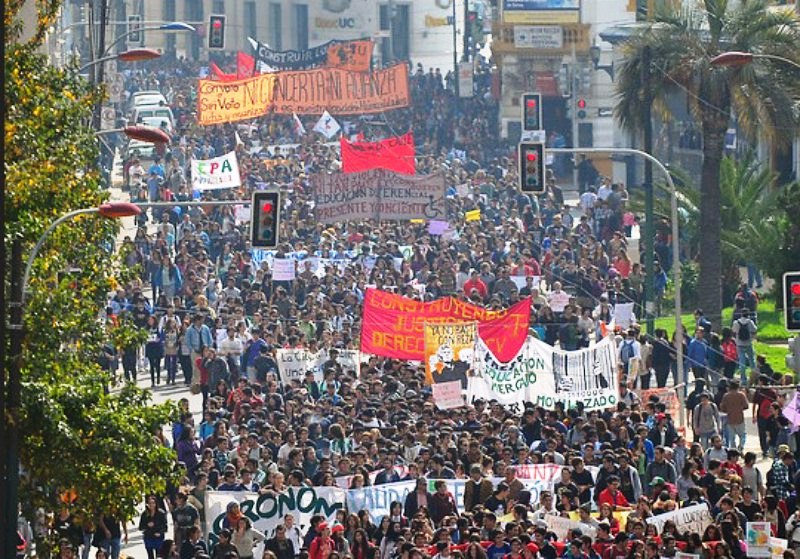 Masiva movilización estudiantil en Chile