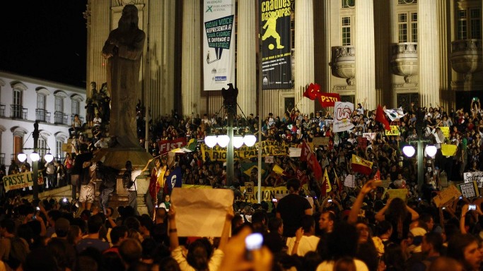 Brasil: Engañar a “las calles” para usurpar la voluntad popular