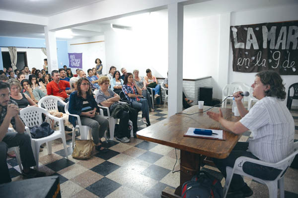 Importante charla con Christian Castillo en el SUTEBA La Plata