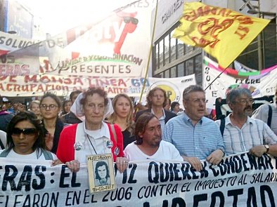 Importante marcha por los trabajadores petroleros de Las Heras