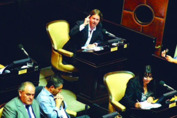 Christian Castillo rechazó la política de Scioli de darle más poder a la Bonaerense
