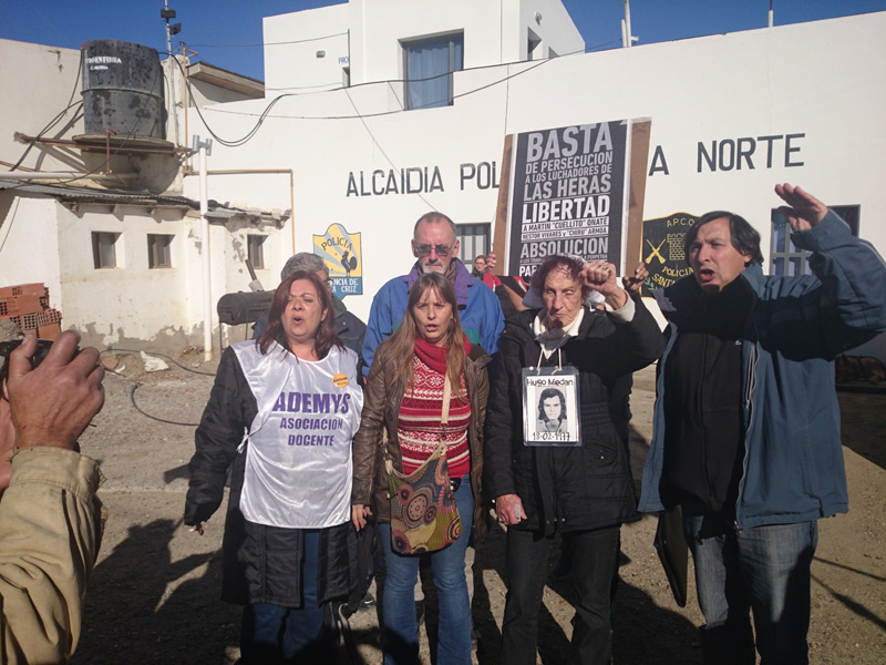 Organismos de derechos Humanos, organizaciones políticas y sindicales logramos entrar a ver a los compañeros detenidos de Las Heras