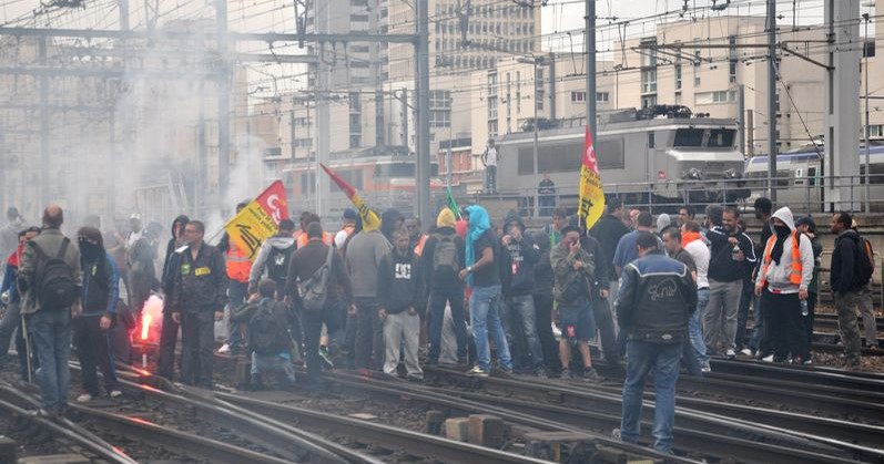 Francia: La huelga de los ferroviarios fue una advertencia para Hollande