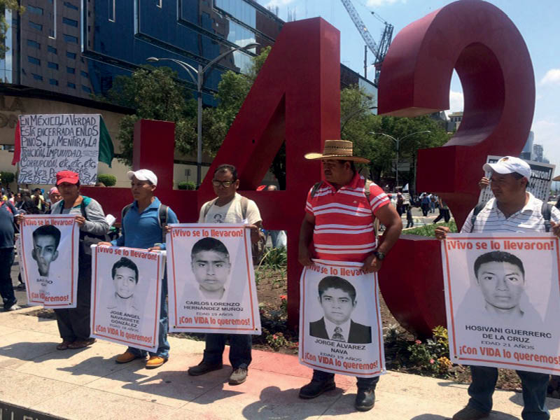 Reprimen la XII Jornada Global por Ayotzinapa