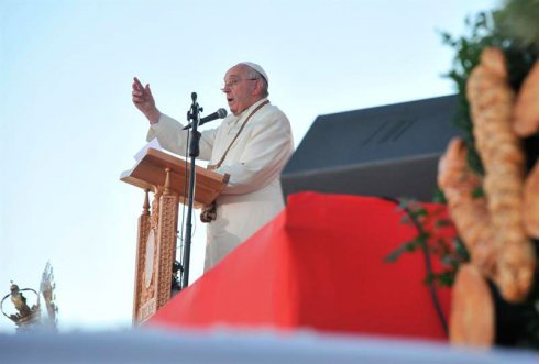 El discurso aggiornado y la agenda conservadora de la gira del Papa en Latinoamérica