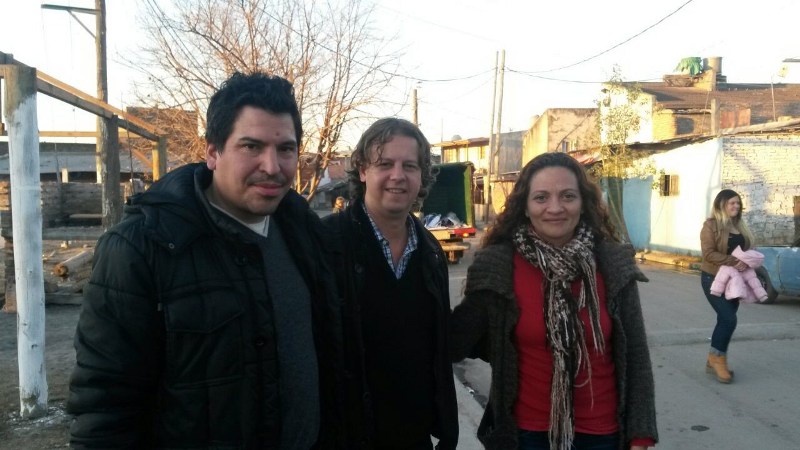 Christian Castillo y Javier Hermosilla recorrieron el barrio Martín Fierro de San Martín