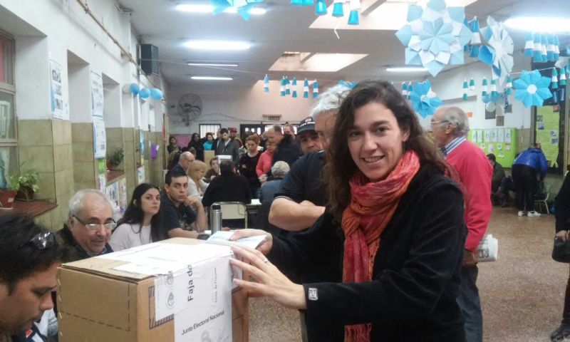 Las candidatas Malvina Vila y Jorgelina Esteche votaron en Morón 