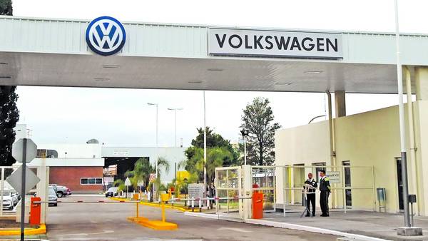 Puddu: El fraude que cometió Volkswagen pretende salvarlo con despidos masivos