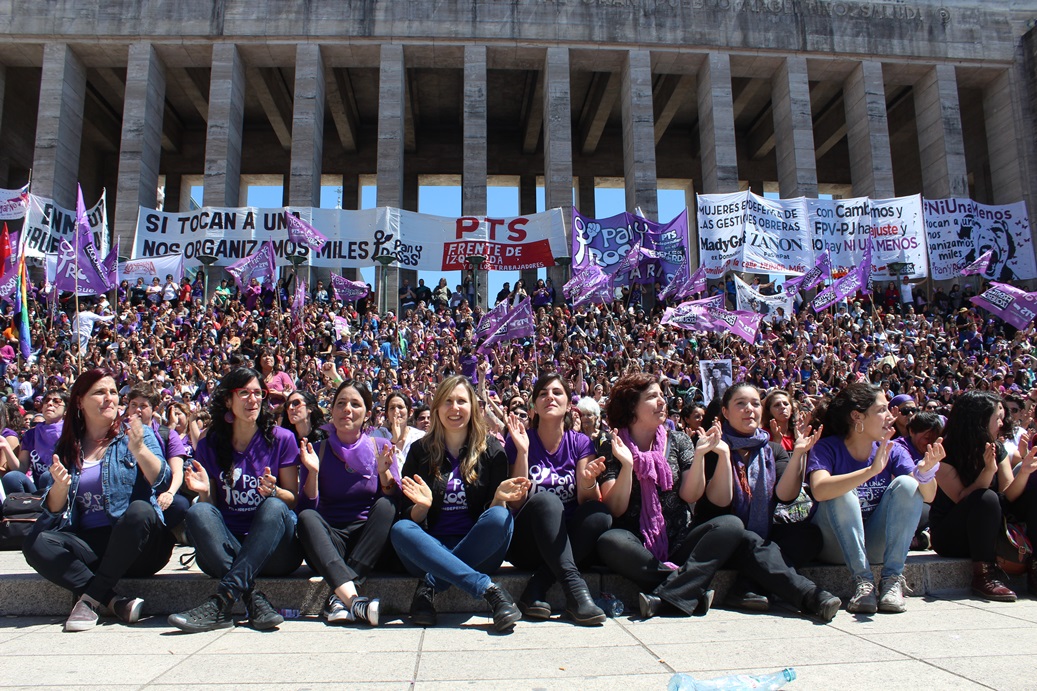 Bregman: “El desafío es organizar la fuerza de miles de mujeres para conquistar nuestros derechos”