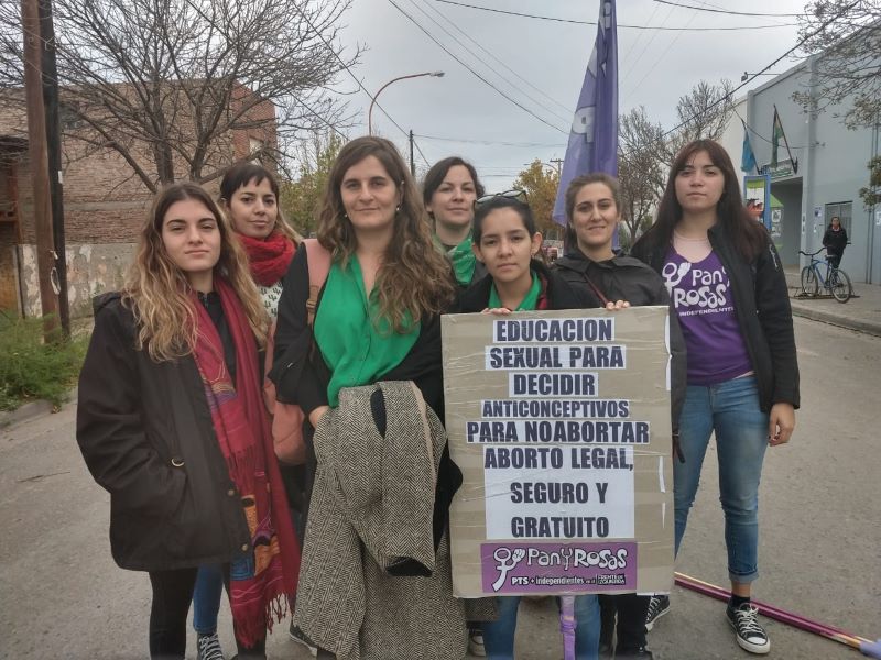 ¡Convocatoria urgente! En defensa de nuestros derechos, el movimiento de mujeres sale a las calles. Condena a Rodríguez Lastra.