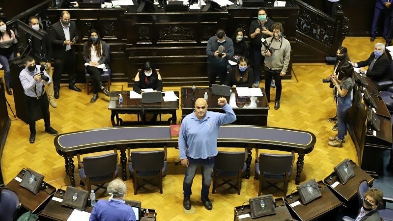 Asumió Claudio Dellecarbonara en la Cámara de Diputados bonaerense
