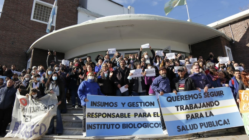 Nicolás del Caño acompañó el reclamo del Instituto Biológico: 