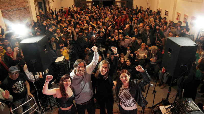 Junto a la precandidata a presidenta Myriam Bregman el PTS FIT lanzó su campaña en La Plata