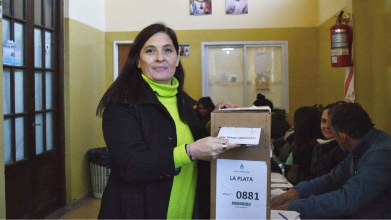 Votó Luana Simioni: 