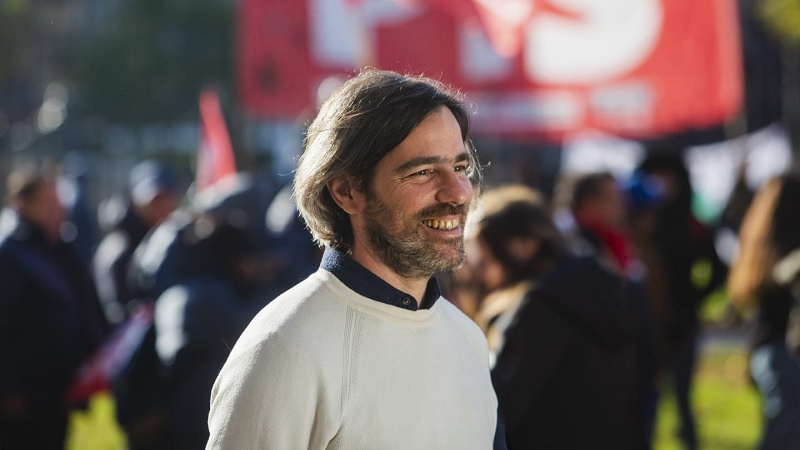 Nicolás del Caño visita La Plata