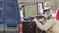 Militares y racistas vigilan la frontera