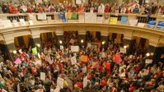 Siguen las movilizaciones en Wisconsin y se extienden a otros estados