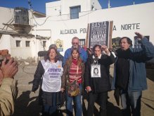Organismos de derechos Humanos, organizaciones políticas y sindicales logramos entrar a ver a los compañeros detenidos de Las Heras