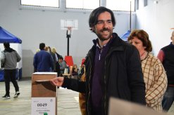 Del Caño votó en Avellaneda: “Tenemos la expectativa de un gran apoyo al FIT”