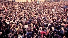 La irrupción de la juventud abre las primeras grietas en el Régimen heredero de Franco