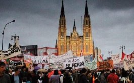 En La Plata marcharon 10.000 personas por justicia y contra la impunidad