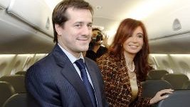 Cristina y La Cámpora: “Con la Fuerza… Aérea”