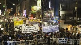 MARCHA EDUCATIVA DE TERCIARIOS, SECUNDARIOS Y UNIVERSITARIOS.