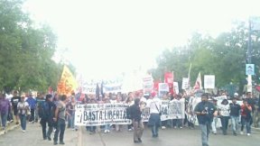 Caleta Olivia. Movilización en repudio a la perpetua a los petroleros de Las Heras
