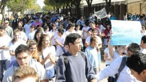 Centros de estudiantes de la Técnica 10 y de la Juan Montovani exigen soluciones ante las condiciones edicilias del Normal 2