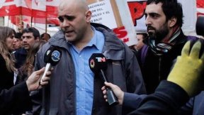 Candidato a legislador del FIT reclama fin del trabajo precario contra la puesta en escena del kirchnerismo