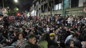 Corte estudiantil en el Obelisco en defensa de la universidad pública