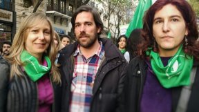 Diputados del FIT sobre el derecho al aborto: "Es un tema de salud pública, cada día de demora muere una mujer"