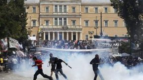 Masivo repudio a Merkel en Grecia