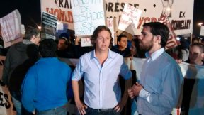 Nicolás del Caño y Christian Castillo con trabajadores de Worldcolor y Donnelley en Panamericana 