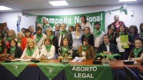 “El aborto aún no es legal por responsabilidad política del bloque del FPV”