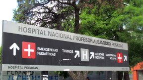 Hospital Posadas: policías irrumpen en asamblea de los trabajadores 