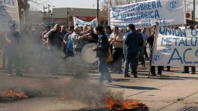 El FIT reclama la inmediata reincorporación de los trabajadores de IMPSA