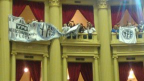 Del Caño: “Esta ley es el resultado de la lucha incansable de los extrabajadores de YPF”