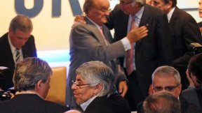 La burocracia con los patrones, la izquierda con los trabajadores