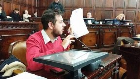 El gobierno reconoce que no cumplió con la ley para favorecer a los empresarios del transporte público