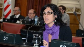 Laura Vilches: repudiamos la represión a los trabajadores de Cresta Roja
