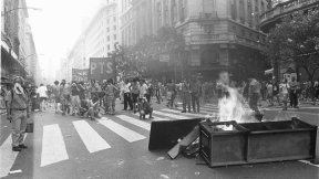 Este 20D marchamos por: aumento para los trabajadores, no para los represores. Absolución para los petroleros de Las Heras
