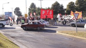 Neuquén: se realizó corte del puente carretero en repudio a despidos en autopartistas Lear