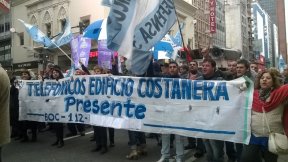 Cientos de telefónicos marcharon contra el fraude en FOETRA