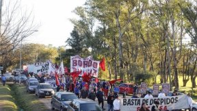Basta de despidos y suspensiones. Apoyo a los que luchan