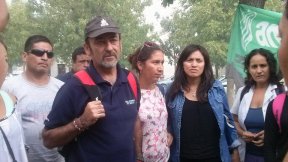 Desde la Comisaría de Roca, referentes del PTS exigen la liberación de Aguiar y demás referentes de la CTA Río Negro
